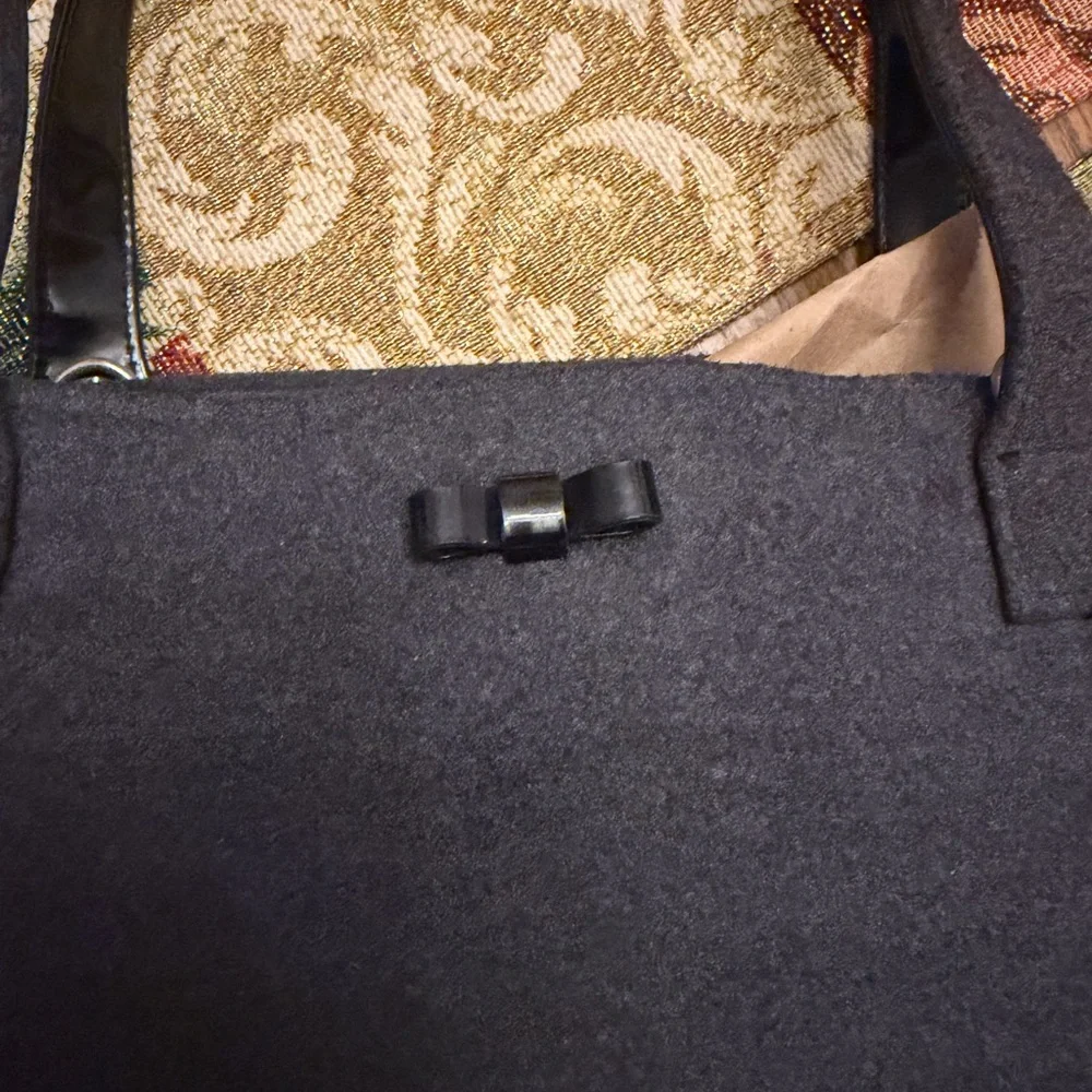 Liz Claiborne Classic Black Tote‎ Bag